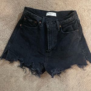 NWT mom high rise short